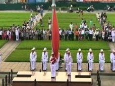 Lễ chào cờ trước lăng Bác Hồ Lễ chào cờ trước lăng Bác Hồ